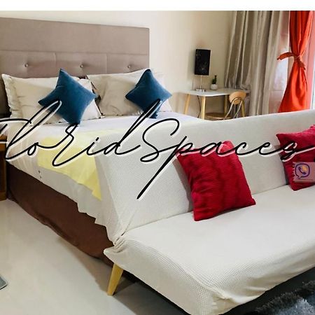 One Palm Tree Villas Condominium - Studio 2Nd Fl With Balcony - Across Terminal 3 Airport Pasay Extérieur photo