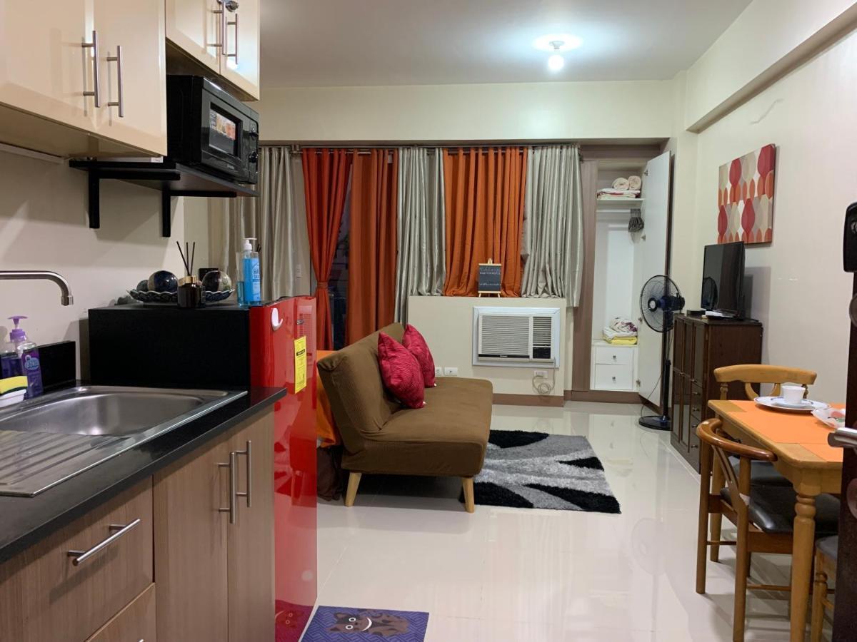 One Palm Tree Villas Condominium - Studio 2Nd Fl With Balcony - Across Terminal 3 Airport Pasay Extérieur photo