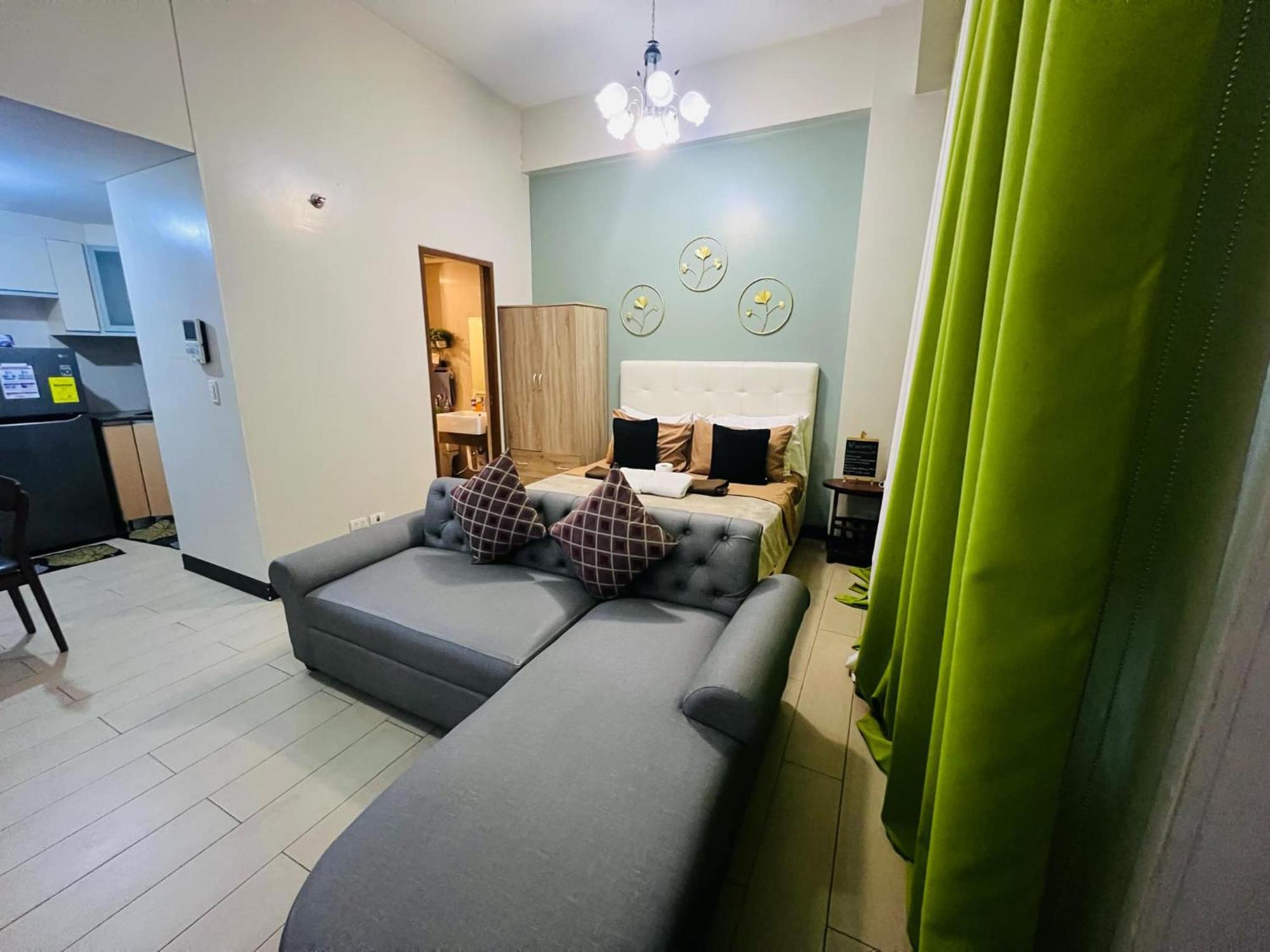 One Palm Tree Villas Condominium - Studio 2Nd Fl With Balcony - Across Terminal 3 Airport Pasay Extérieur photo